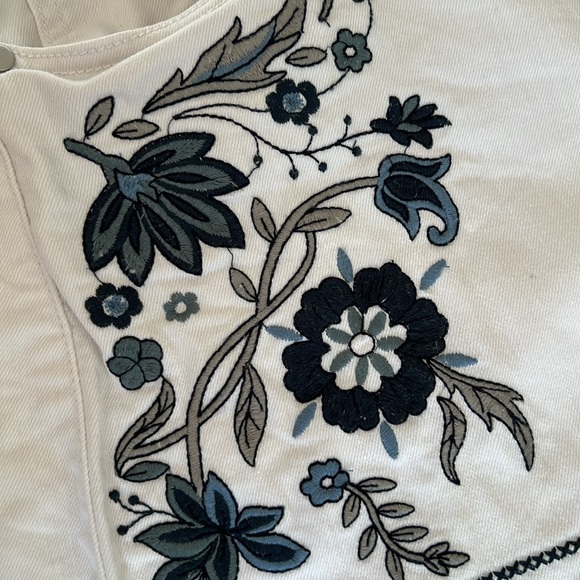 Altard State White Denim Blue Flower Embroidered Mini Skirt - Picture 4 of 5